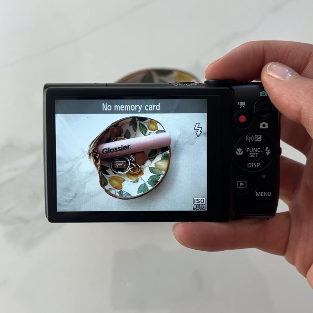 Canon Powershot ELPH 330 HS digital camera